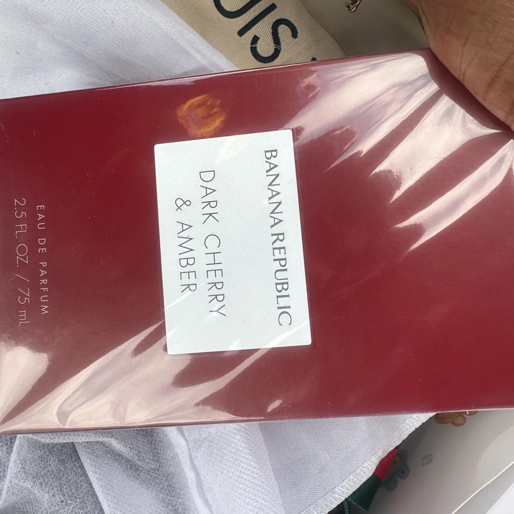 Banana Republic Dark Cherry & Amber Eau de Parfum